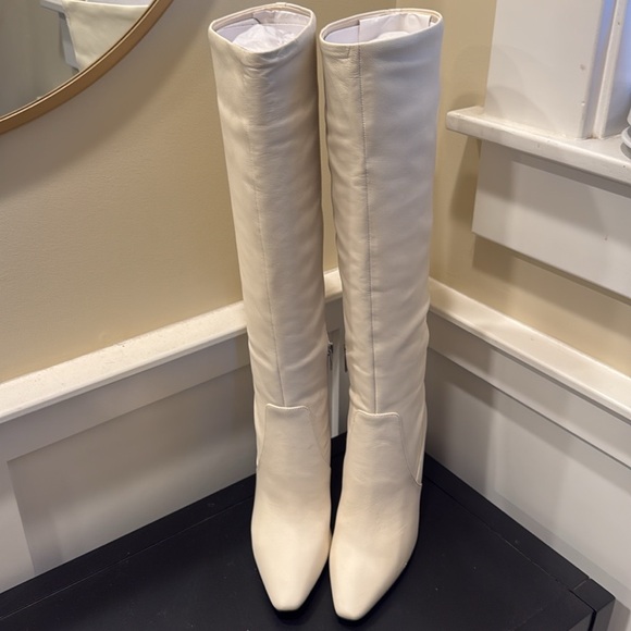 Vince Camuto Fendels Boot - Warm White NWT! - Picture 12 of 13
